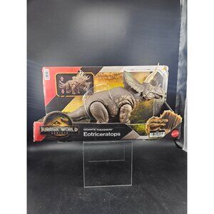 Jurassic World Rebirth Gigantic Thrashers Eotriceratops Dinosaur Action Figure